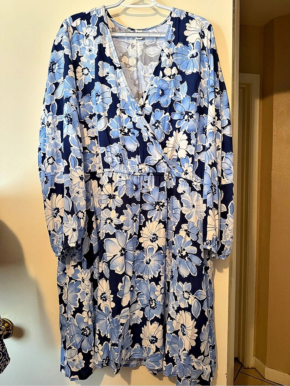 Old Navy Floral Mini Dress in Blue & White Size XXL